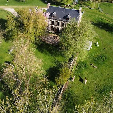 Le Petit Manoir De La Vernelle Bed & Breakfast Fourmetot Exterior photo