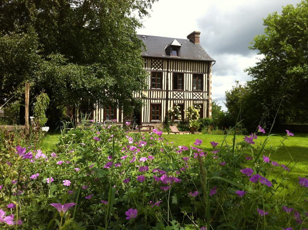 Le Petit Manoir De La Vernelle Bed & Breakfast Fourmetot Exterior photo