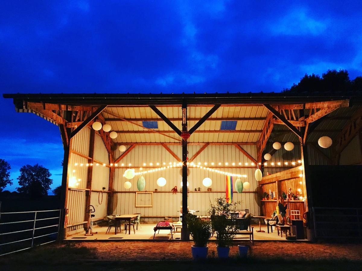 Le Petit Manoir De La Vernelle Bed & Breakfast Fourmetot Exterior photo